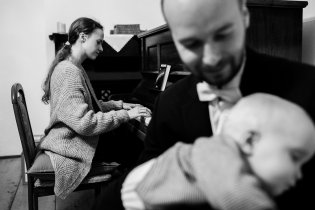 Afterparty ve farním sále, bylo potřeba vytřídit nějaké knihy do farní knihovny