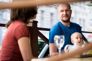 Viki zatím neměl moc šancí povalovat se v kavárně, ale že prý dobrý