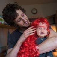 Novou paruku si chtěl vyzkoušet každý... nebo ne?