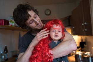 Novou paruku si chtěl vyzkoušet každý... nebo ne?