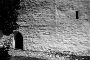 Černá a bílá na kapličce u hradu Veveří