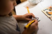 Taínek maluje, Radísek vybarvuje.