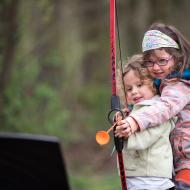 Sourozenecké vztahy budujeme společnou lukostřelbou