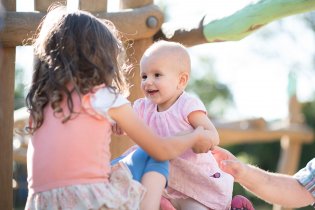 Verunka se ujala péče o Marušku, občas jí trochu chybí cit, ale to se doučí :-)