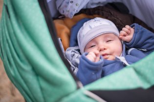 Náš kočárkový velespáč právě usíná