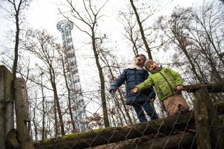 Zombie pod novou rozhlednou Holedná, kdy ji asi otevřou?