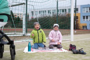 Děti, vyberte nějaké vhodné místo na piknik, prosím