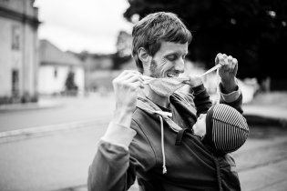 Tak i u nás doma se překvapivě našel jeden odmítač roušek!