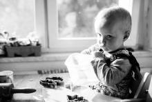 Ano, i já už pomáhám s pečením