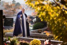 Výkrop hřbitova byl velmi fotogenický, i sluníčko přišlo přispět k dobrému světlu