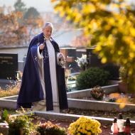 Výkrop hřbitova byl velmi fotogenický, i sluníčko přišlo přispět k dobrému světlu