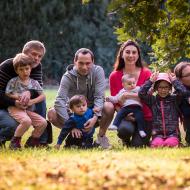 Rodinné foto, jak už to tak bývá, nemáme ani jednu fotku, kde by se koukali všichni do objektivu