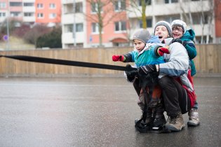A jedééém! Když se všechny betonové plochy promění v kluziště a člověk s tím počítá a vybaví se popruhem, může si užít dost zábavy