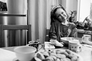 Oslava svátku. Domácí bagetka, kešu rýs (kupovaný) a popkorn (domácí) nemohou chybět