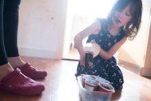 Sazeničky rosíme svědomitě a s láskou (a snad se nám bude dařit i ta pravidelnost)