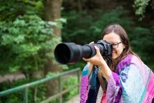 Je to veliké, je to těžké, a  dají se s tím fotit ptáci - co je to?