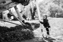 Vikouškovi se vrtule tak zalíbila, že se ji pokoužel ulomit, asi aby si ji mohl vzít s sebou domů