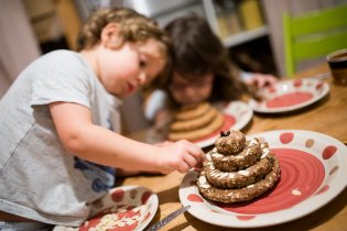 Dorty pro Vikouška vlastnoručně uplácat, namazat, slepit a ozdobit ... a pak je vlastnoručně sníst