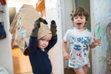 Viki v přestrojení za příšeru: uááááá!