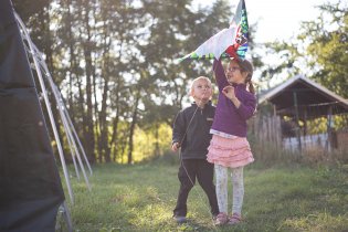 Po práci zasloužené pouštění draka