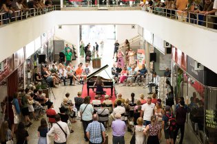 Pianoštafeta v Alfapasáži