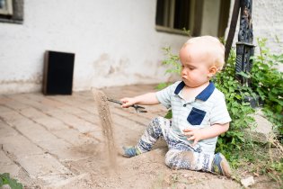 Viki si najde zábavu úplně všude