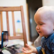 ... a představ si, babi, pak jsme se procházeli mlhou, když najednou....