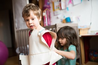 Král Šalomoun bude mít svůj plášť vyřešen vstkutku šalamounsky