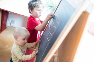 A brzo nakreslím i takový dům jako brácha