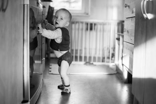 Přísunem kolem nábytku vpřed