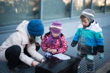 Otevírání zámečků na truhle s pokladem dalo trochu práce, ale Tom použil kombinaci síly a grifu a odměna byla naše