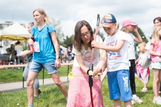 U našeho farního stánku na Dětském dnu byla fronta zejména díky lukostřelbě
