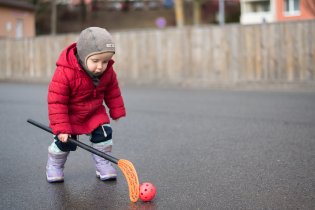 Jak jen se s tou hokejkou zachází?