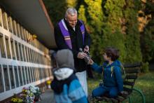 I Ráďa dostal příležitost si trochu zakropit svěcenou vodou