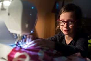 A s Verunkou dokončujeme šatičky