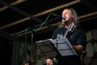 Zkrátka víc takových oslav... večer navíc nastoupili na pódium tihle rockeři