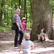 Pod dubem, za dubem...