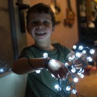 Radovánek ochotně převzal světýlkovou štafetu po vánočním stromečku