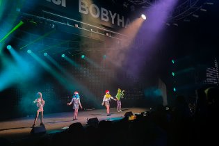 Lollipopz vánoční megashow (prý už ale nikdy nepůjde, byl tam hluk a dost ji to vyčerpalo)