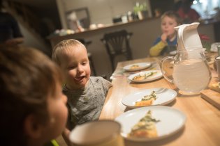 Na návštěvě - Vikimu už se sbíhají sliny