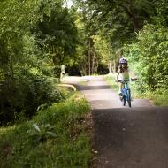 Po cyklotáboře projede už Véra na prvním úseku pump tracku jezdí jako profík