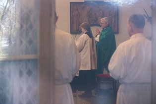 Okénko jundrovské kaple poskytuje poměrně luxusní výhled