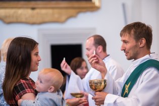 Synchronizované podávání