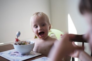 Čistota zdí dává tušit, že tato fotografie nebyla pořízena v našem bytě