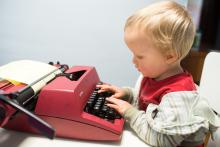 A Viki si vyzkoušel opravdový psací stroj