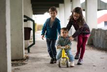 Kdyby náhodou Sofi nejela dost rovně, nebo dost rychle, má hned dva pomocníky