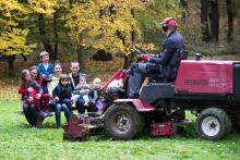 Na to, že se na nás řítí sekačka, je většině z nás (zatím) do smíchu