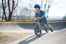 Ráďa zkušeně pumpuje na pump tracku