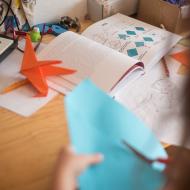 Verunka se už vrhá do origami sama a neohroženě