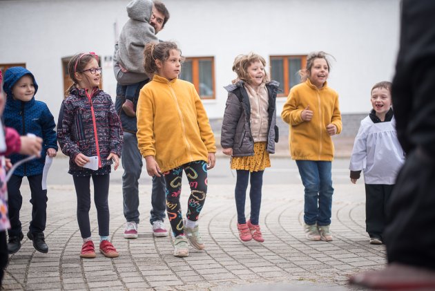 Při katechezi se tentokrát skákalo